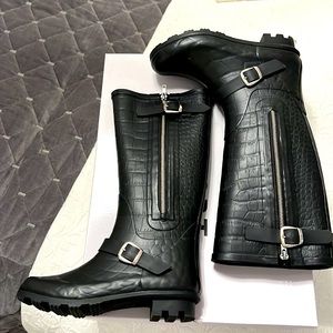 Report Black Halvor Snake Print
Rain Boots Size 6-NWB